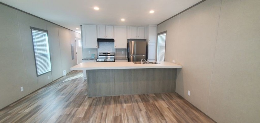 This is a fantastic opportunity to own a charming home. This - Beach Home for sale in Tampa, Florida on Beachhouse.com