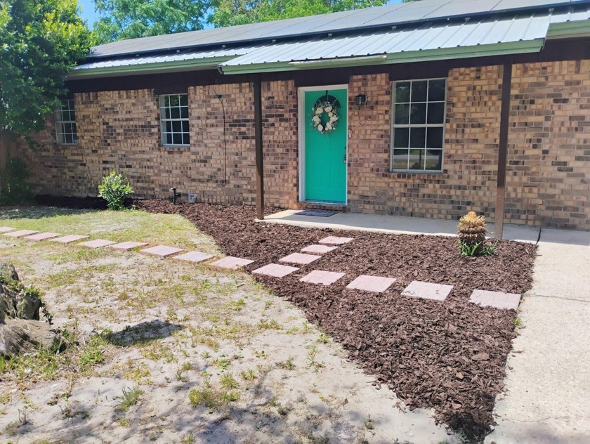 4 bedroom, 3 bathroom home featuring a private mother-in-law - Beach Home for sale in Mary Esther, Florida on Beachhouse.com