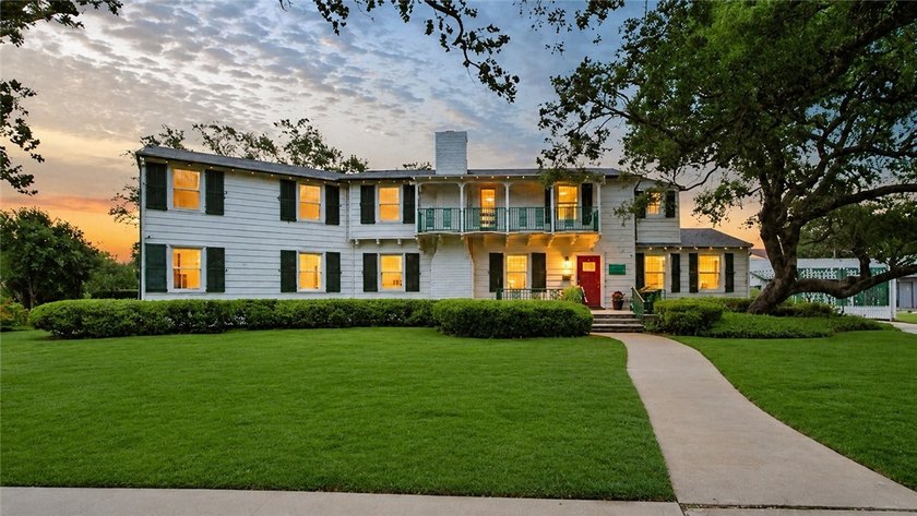 Be part of Corpus Christi's past and future in this gracious - Beach Home for sale in Corpus Christi, Texas on Beachhouse.com