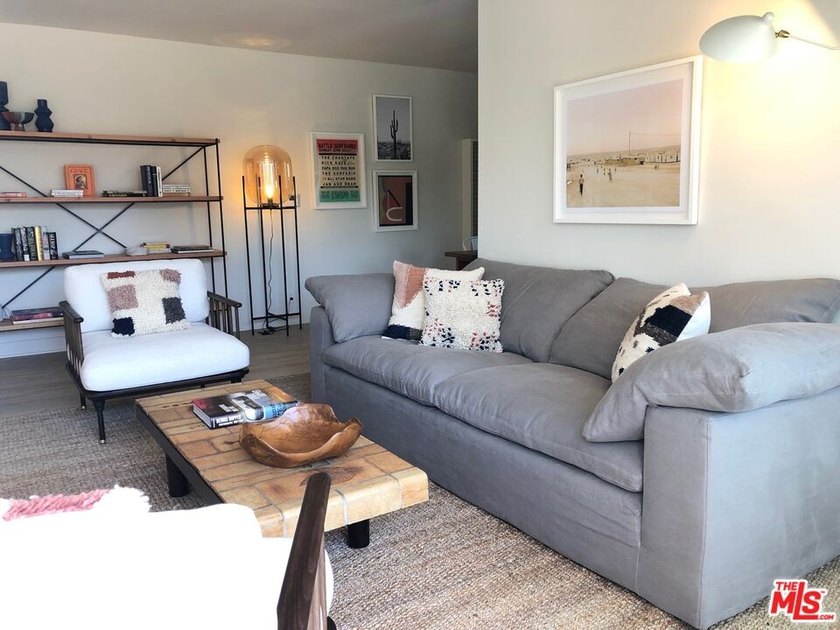 An outstanding investment opportunity in one of Malibu's most - Beach Home for sale in Malibu, California on Beachhouse.com