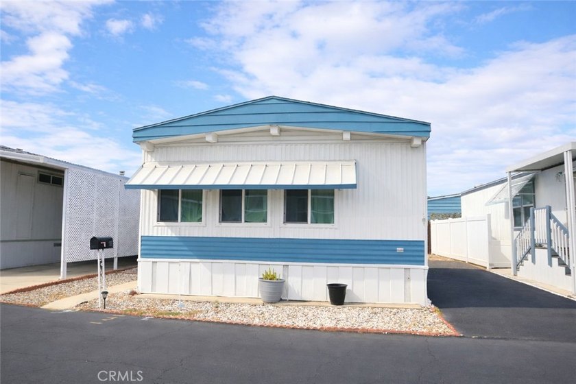 Price to sell - This 2 bed and 2 bath mobile home located in - Beach Home for sale in Westminster, California on Beachhouse.com