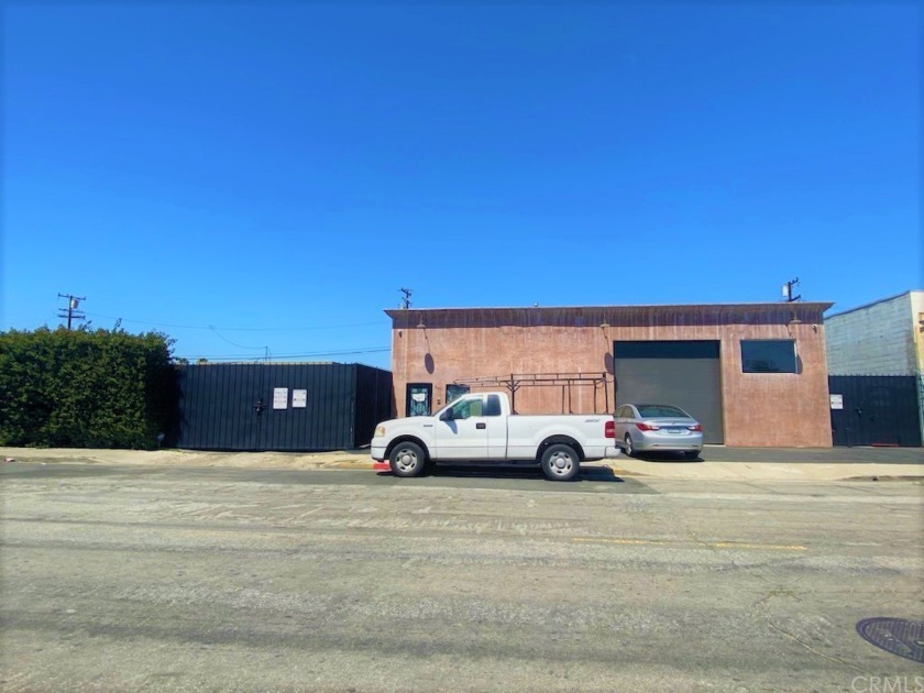 Fully remodeled warehouse with beautiful offices, conference - Beach Commercial for sale in Long Beach, California on Beachhouse.com