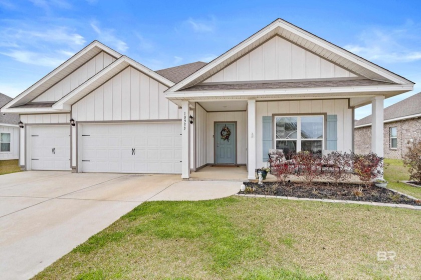 This stunning 2 year old Gold Fortified home is better than new - Beach Home for sale in Daphne, Alabama on Beachhouse.com