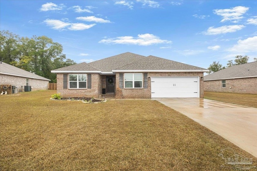 Welcome to modern comfort and space in Mills Lake Estates! Built - Beach Home for sale in Pensacola, Florida on Beachhouse.com