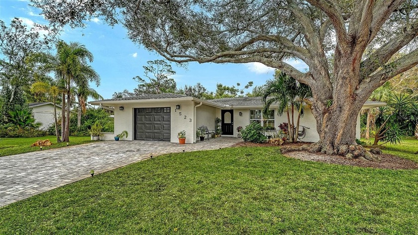 Under contract-accepting backup offers. Welcome to this - Beach Home for sale in Bradenton, Florida on Beachhouse.com