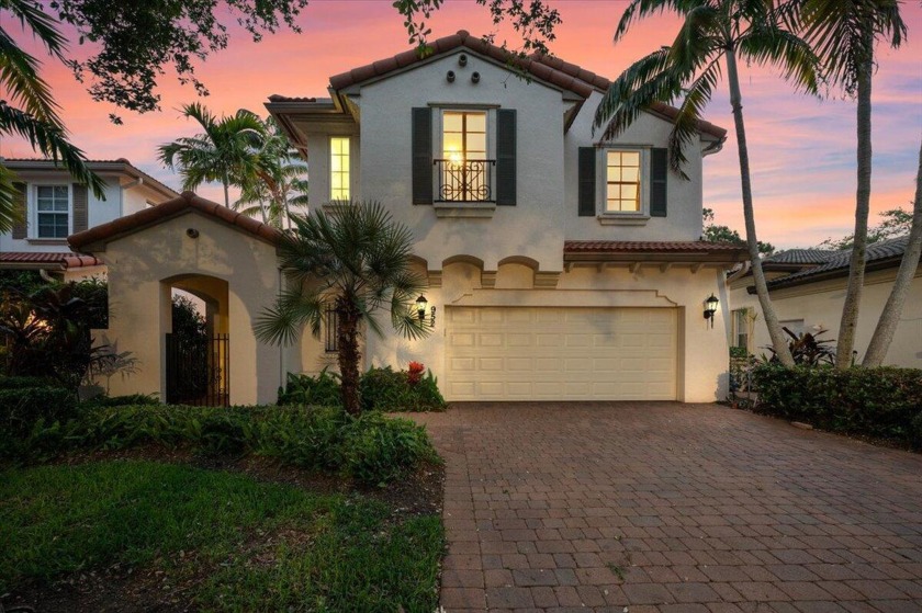 ''RARE FIND'' Like New, Stunning 3 Bed/2.5 Bath Home with - Beach Home for sale in Palm Beach Gardens, Florida on Beachhouse.com