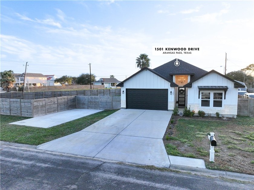 Welcome to 1501 Kenwood - where custom finishes meet coastal - Beach Home for sale in Aransas Pass, Texas on Beachhouse.com
