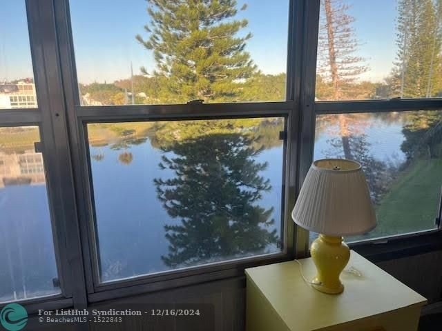 This beautiful 4th  floor condo is nicely furnished and ready - Beach Condo for sale in Deerfield Beach, Florida on Beachhouse.com