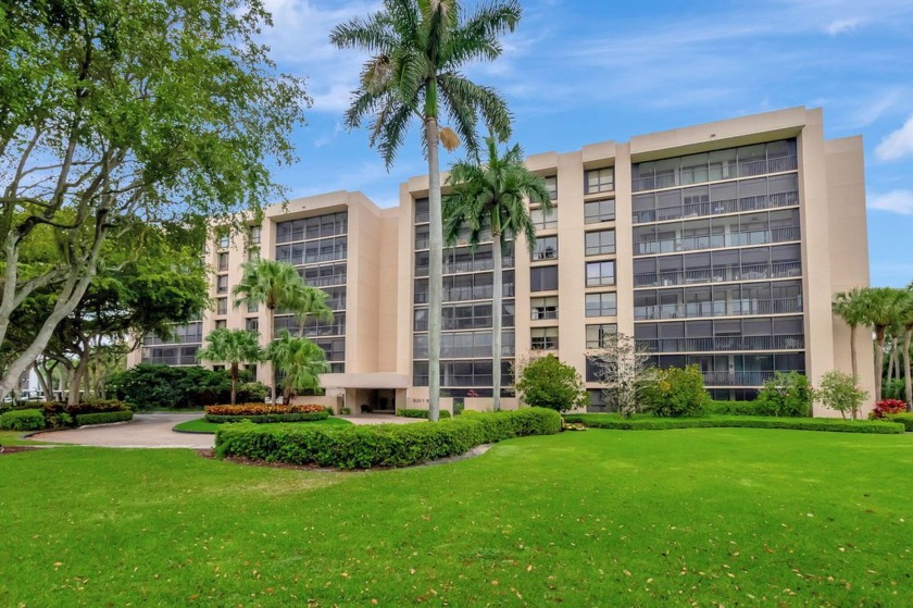 Highly desirable 3 bedroom, 2.5 bath corner apartment in Laurel - Beach Condo for sale in Boca Raton, Florida on Beachhouse.com