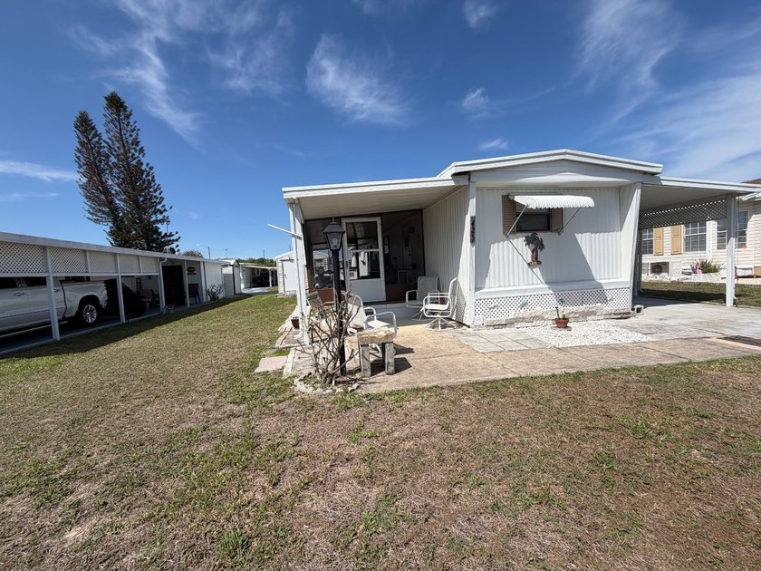 Welcome to your peaceful lakefront retreat in the highly - Beach Home for sale in South Daytona, Florida on Beachhouse.com