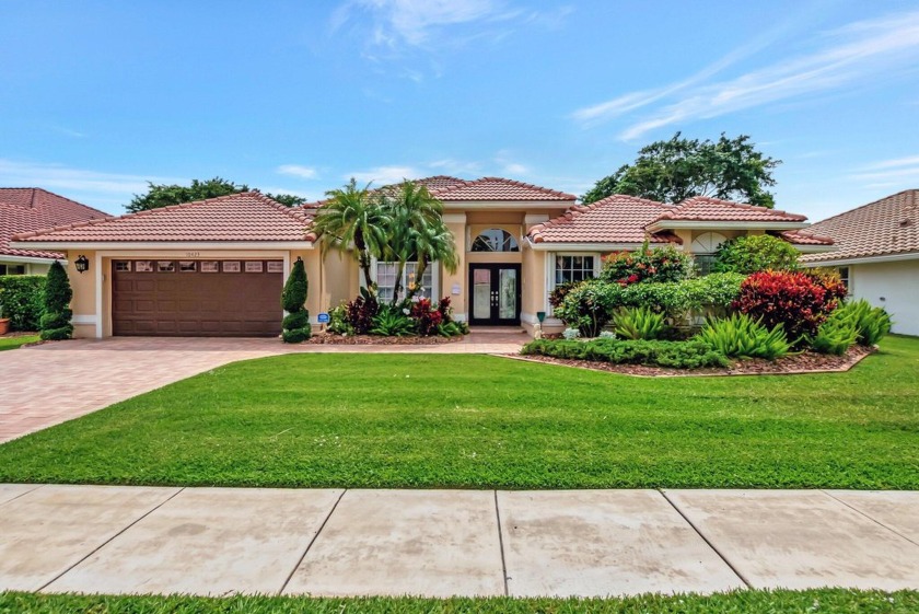 Rare grand cayman 4 model on excellent golf and water lot with - Beach Home for sale in Boca Raton, Florida on Beachhouse.com