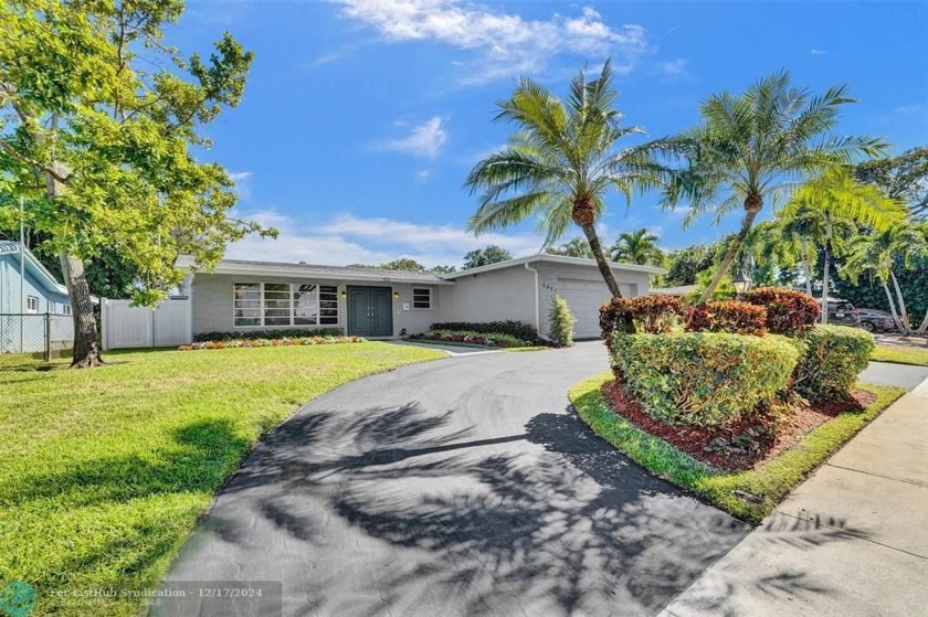 Beautiful 3-bed/2-bath Hollywood Hills pool home with new roof - Beach Home for sale in Hollywood, Florida on Beachhouse.com