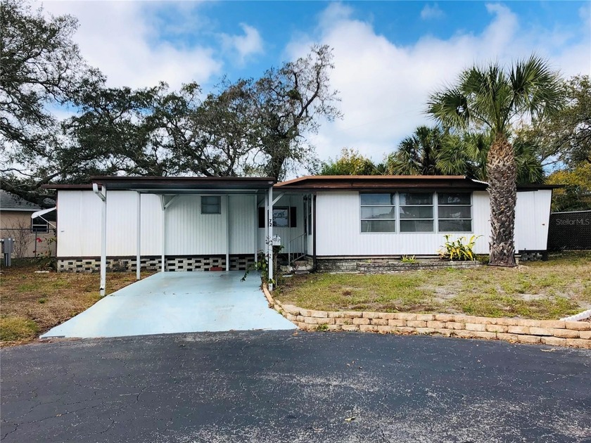 Furnished mobile home in the 55+ Lake Placid Mobile Home Park - Beach Home for sale in Largo, Florida on Beachhouse.com