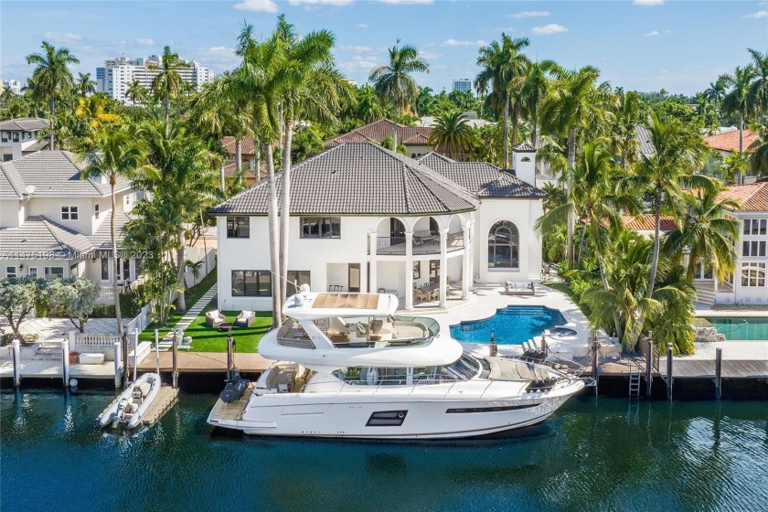 Welcome to this sophisticated and fully renovated waterfront - Beach Home for sale in Fort Lauderdale, Florida on Beachhouse.com