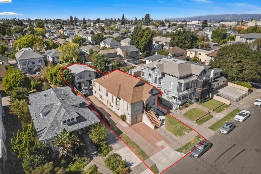 Alameda's 1131 Park Avenue is a dream for investors seeking an - Beach Townhome/Townhouse for sale in Alameda, California on Beachhouse.com