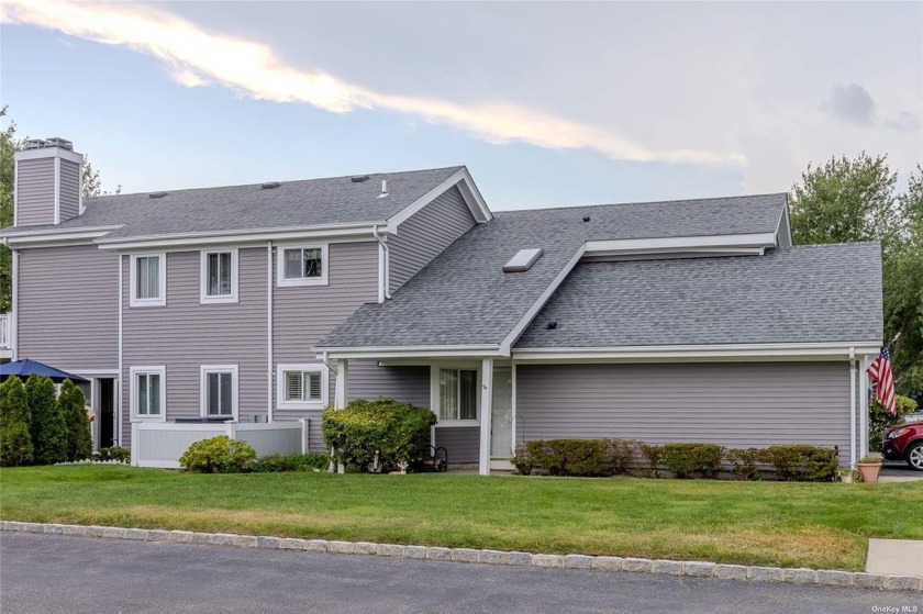 Step into easy living and tranquility at this fabulous home - Beach Condo for sale in Moriches, New York on Beachhouse.com