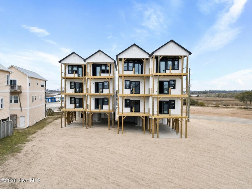 $25,000 ''Use As You Choose'' buyers credit. Don't miss this - Beach Townhome/Townhouse for sale in Surf City, North Carolina on Beachhouse.com