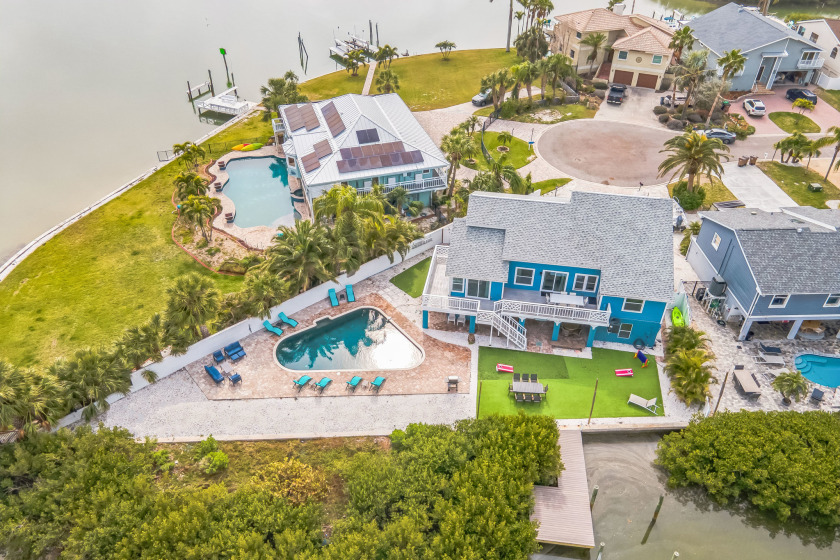 Luxury Waterfront Paradise - Heated Pool - Pets OK - Beach Vacation Rentals in Indian Rocks Beach, FL on Beachhouse.com