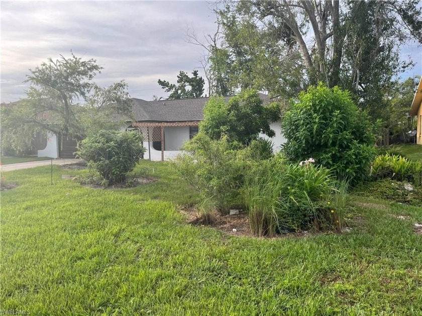 This is the BEST LOCATION in Cape Coral! Minutes to the beach - Beach Home for sale in Cape Coral, Florida on Beachhouse.com