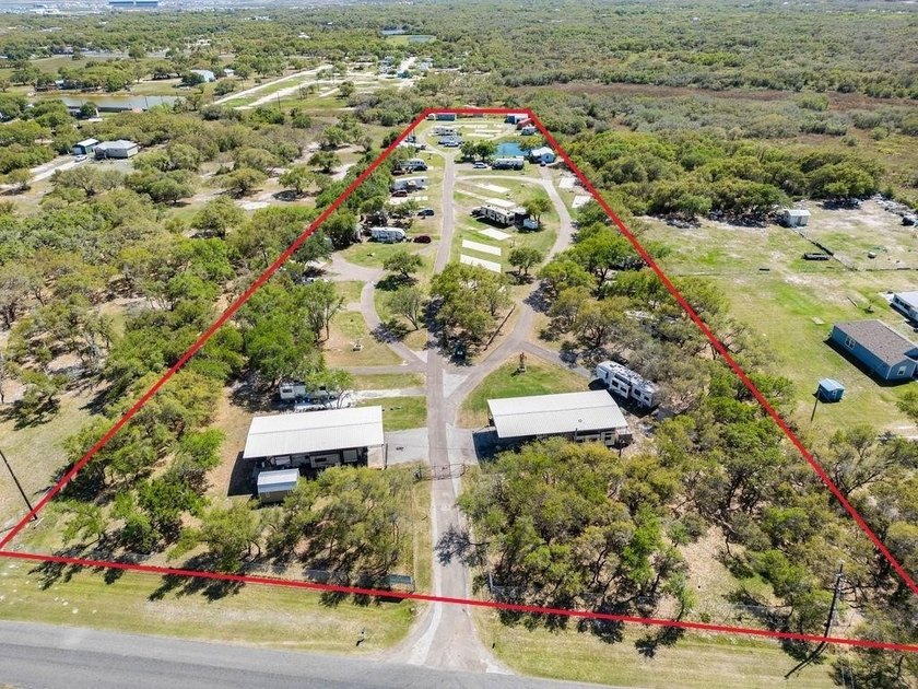 Great investment opportunity in a prime Rockport location on - Beach Commercial for sale in Rockport, Texas on Beachhouse.com