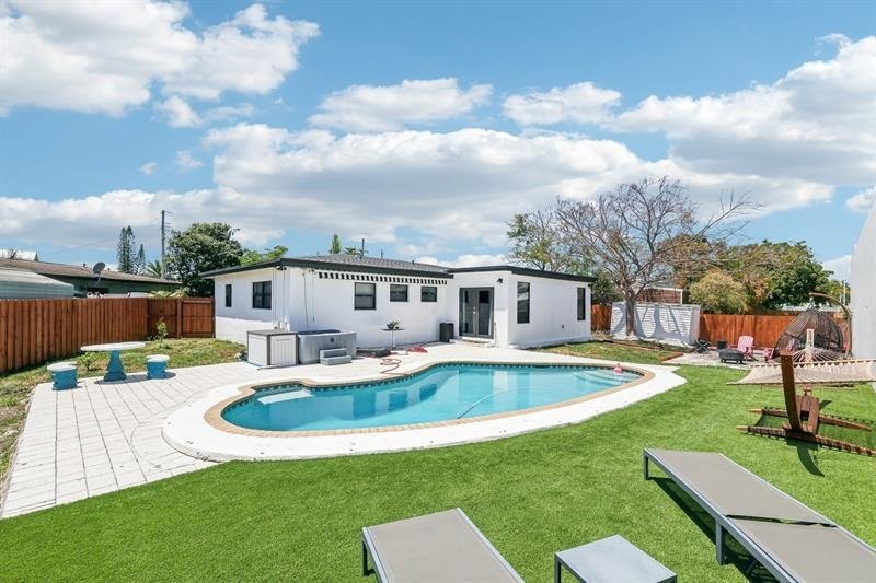 Step into style and comfort in this fully renovated 3-bed - Beach Home for sale in Fort Lauderdale, Florida on Beachhouse.com