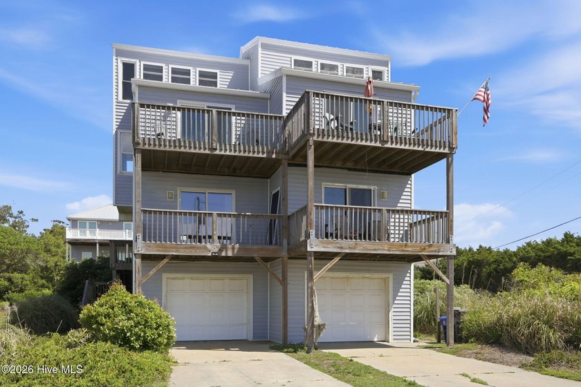 Welcome to Fins East and West, This duplex has some gorgeous - Beach Home for sale in Emerald Isle, North Carolina on Beachhouse.com