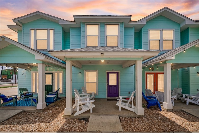 Seller is ready to pass the keys! This fully furnished 3BR/2.5BA - Beach Townhome/Townhouse for sale in Port Aransas, Texas on Beachhouse.com