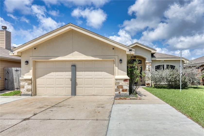 Location Location Location...Flour Bluff ISD and 10-15 minutes - Beach Home for sale in Corpus Christi, Texas on Beachhouse.com