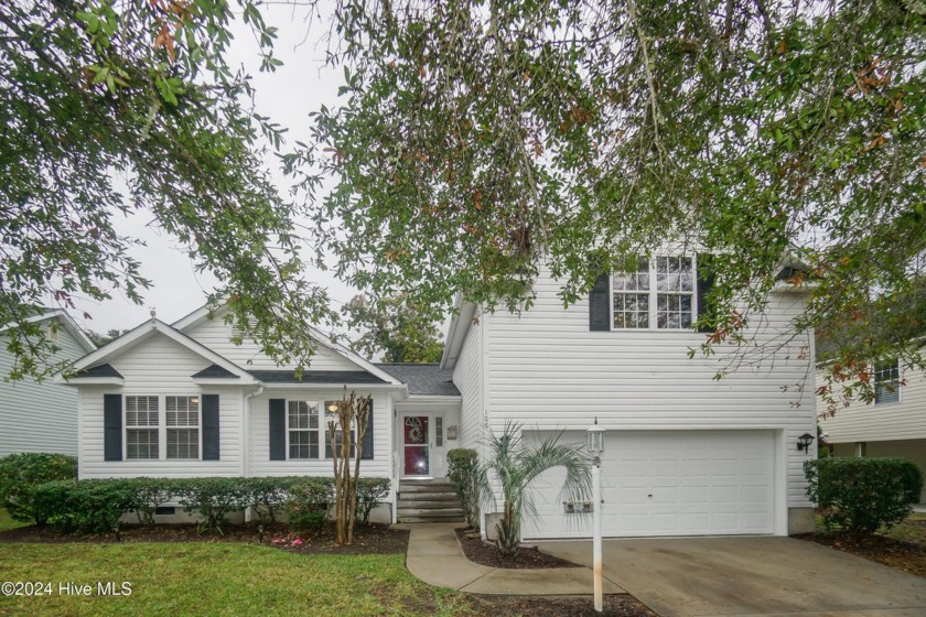 Come see this upgraded 4 bedroom, 3 bath home in the desirable - Beach Home for sale in Oak Island, North Carolina on Beachhouse.com