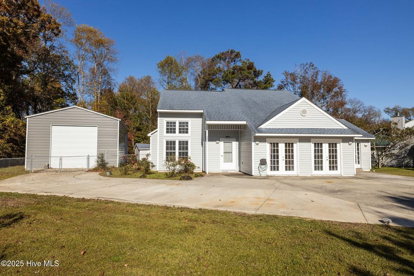 What a unique property! This has it all. First floor principle - Beach Home for sale in Morehead City, North Carolina on Beachhouse.com