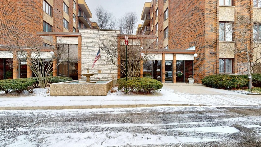 Absolutely stunning, fully updated, and truly move-in ready - Beach Condo for sale in Skokie, Illinois on Beachhouse.com