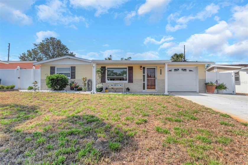Under contract-accepting backup offers. TALK ABOUT THE ENTIRE - Beach Home for sale in Holiday, Florida on Beachhouse.com