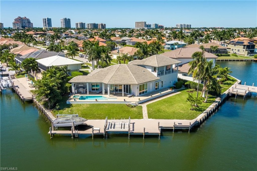 Welcome home to this spectacular home by Divco. This pristine - Beach Home for sale in Marco Island, Florida on Beachhouse.com