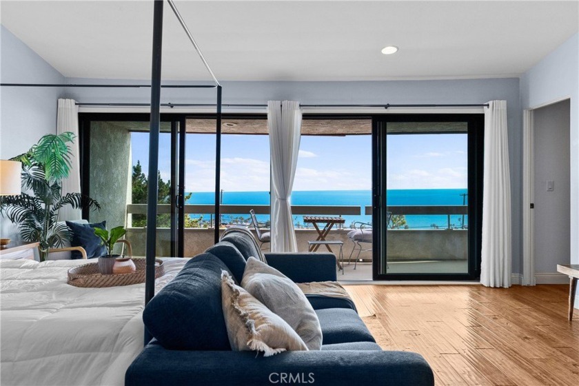 Looking to downsize or ready for an upgrade? This is the VIEW - Beach Townhome/Townhouse for sale in San Pedro, California on Beachhouse.com