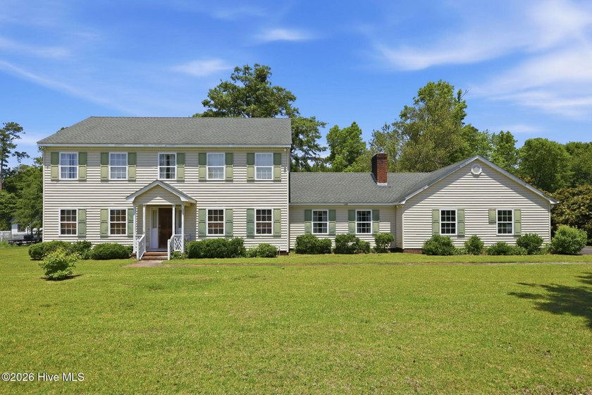 Opportunity to live in Country Club East near the beaches of NC! - Beach Home for sale in Morehead City, North Carolina on Beachhouse.com