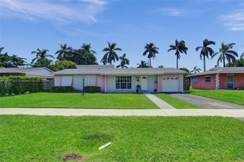 ** LOCATION LOCATION LOCATION **  GREAT COMBINATION OF - Beach Home for sale in Palmetto Bay, Florida on Beachhouse.com