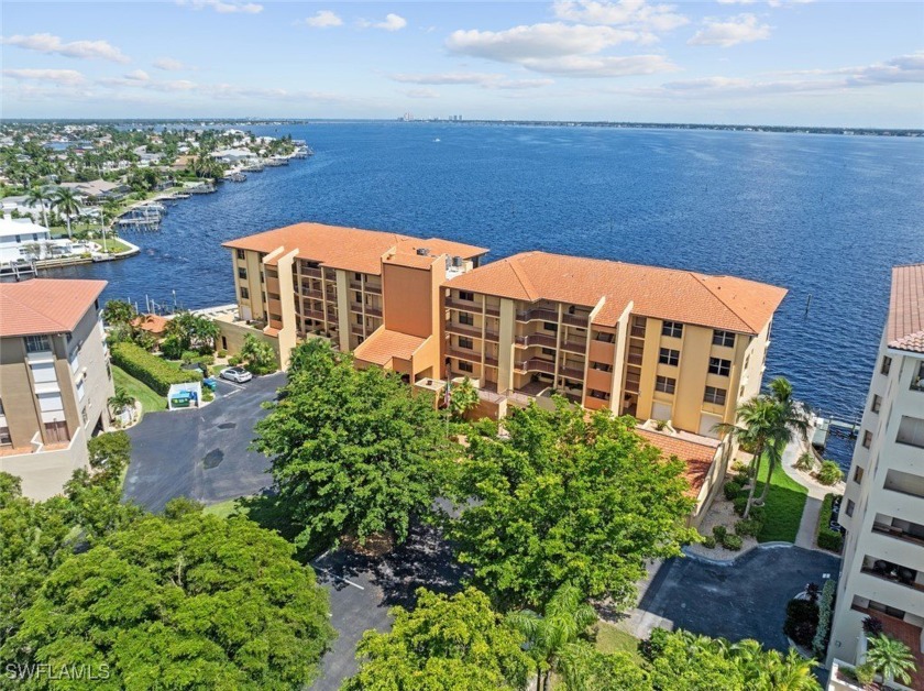 $10,000 CREDIT at closing with acceptable offer for new flooring - Beach Condo for sale in Cape Coral, Florida on Beachhouse.com