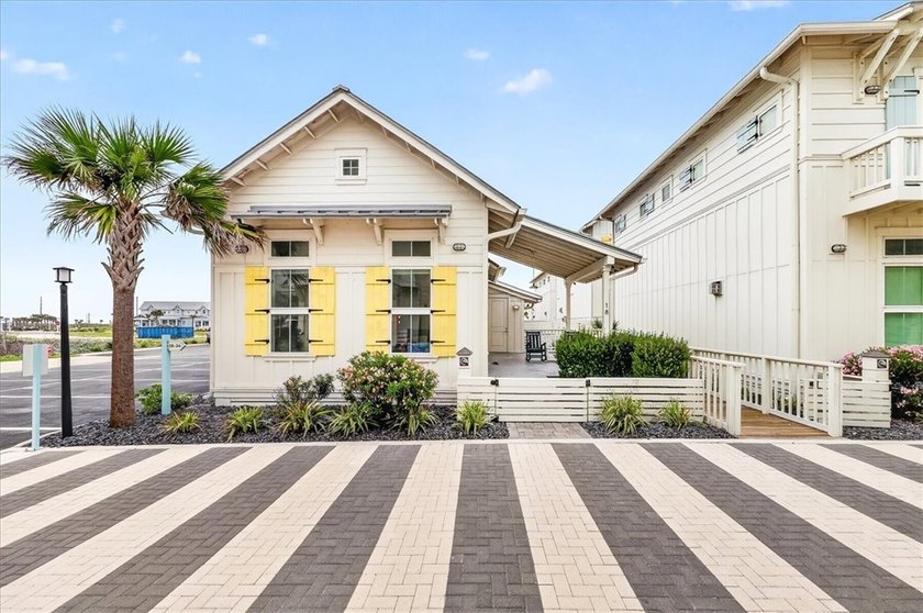 Find coastal charm at its finest at *Another Margarita!* Located - Beach Condo for sale in Port Aransas, Texas on Beachhouse.com