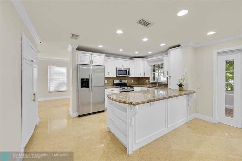 Welcome to this stunning Lakeview home on a spacious corner lot - Beach Home for sale in Margate, Florida on Beachhouse.com