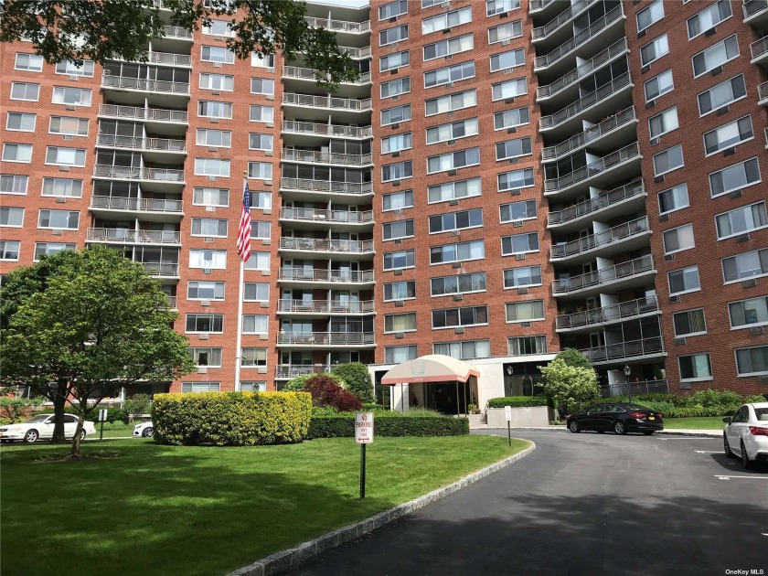 Lakeside Towers Co-op  Beautifully Maintained Hi-Rise Building - Beach Apartment for sale in Bayside, New York on Beachhouse.com