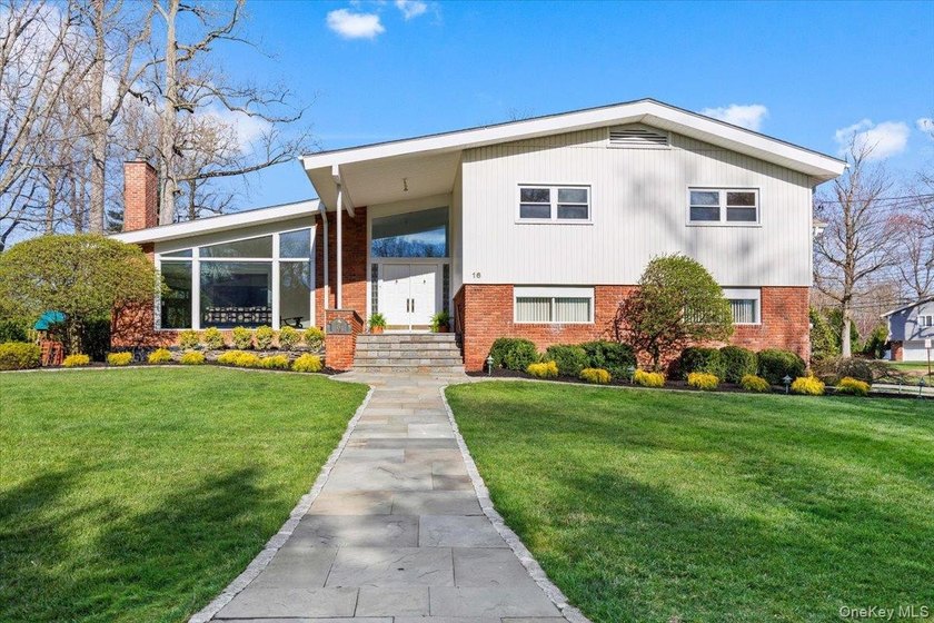 Welcome to 16 Dell Drive, an elegant Mid-Century Modern - Beach Home for sale in Eastchester, New York on Beachhouse.com