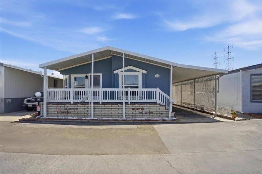 Nestled in the heart of Huntington Beach within the friendly Del - Beach Home for sale in Huntington Beach, California on Beachhouse.com