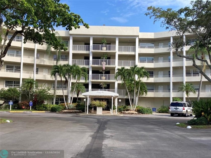 Opportunity knocks with this spacious F unit in Palm Aire. Move - Beach Condo for sale in Pompano Beach, Florida on Beachhouse.com