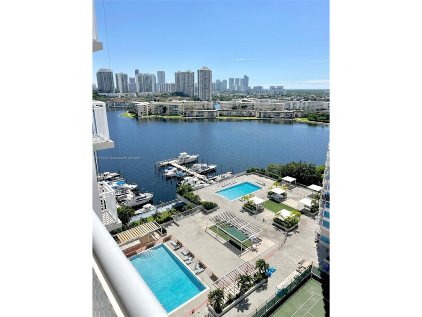 Spacious apartment in the heart of Aventura, just 5 minutes from - Beach Condo for sale in Aventura, Florida on Beachhouse.com