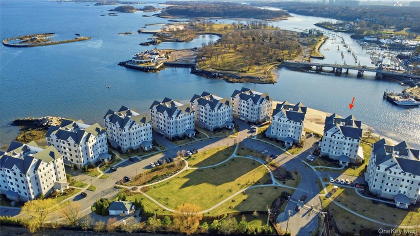 Watermark Pointe presents a rare opportunity to enjoy sweeping - Beach Condo for sale in New Rochelle, New York on Beachhouse.com
