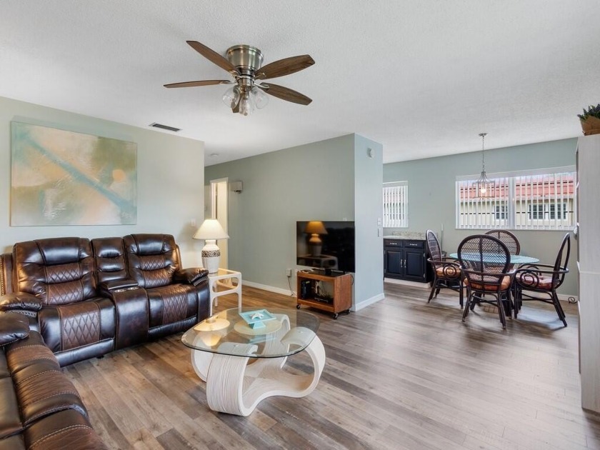 Beautifully maintained golf view property centrally located - Beach Condo for sale in Vero Beach, Florida on Beachhouse.com