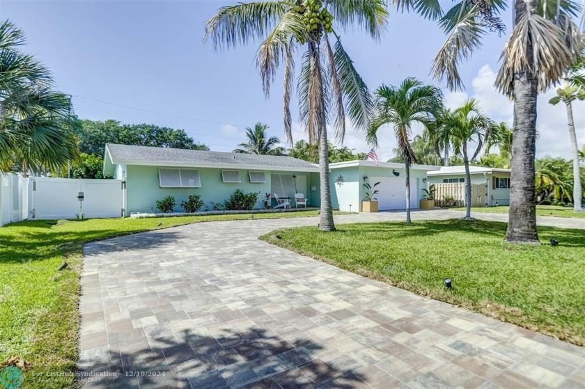 Located on a great street in Exclusive Lighthouse Point. Key - Beach Home for sale in Lighthouse Point, Florida on Beachhouse.com