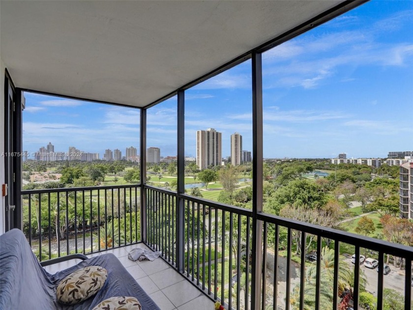 2nd Lowest Priced 2 bedroom in the entire city. Newer floors - Beach Condo for sale in Aventura, Florida on Beachhouse.com