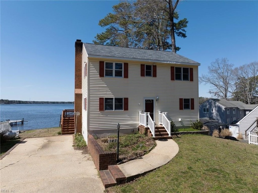 Let your worries and cares drift away at this waterfront retreat - Beach Home for sale in Hartfield, Virginia on Beachhouse.com