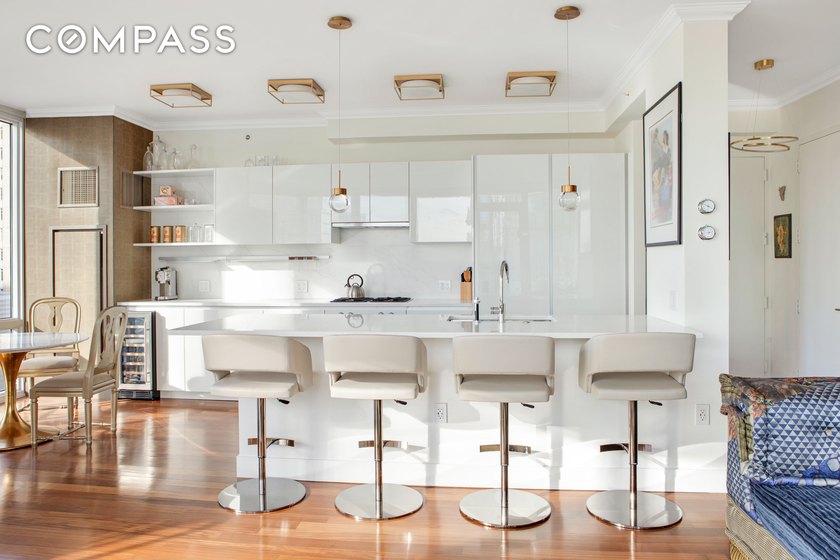 Welcome to this expansive 2-BR, 2-BR recently renovated condo - Beach Condo for sale in New York, New York on Beachhouse.com